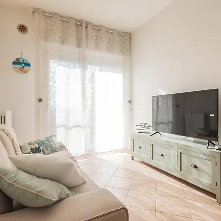 Apartment Mare A 100 Mt, Vicino Al Centro E Fiera - Parcheggio Privato E Wifi Rimini